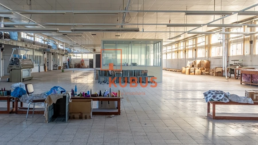 Armazém para Arrendamento em Minde