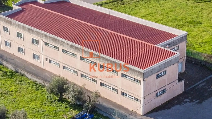 Armazém para Venda em Minde