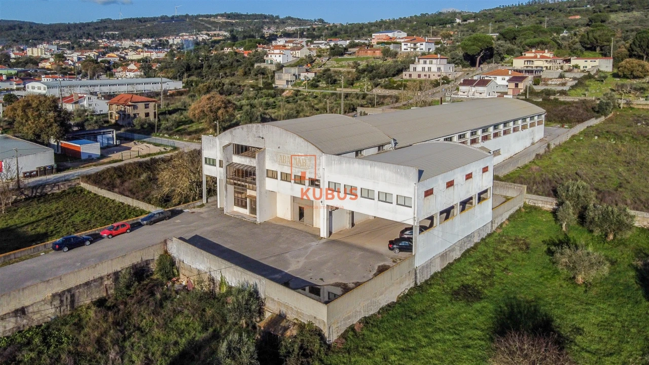 Armazém para Venda em Minde Foto 1