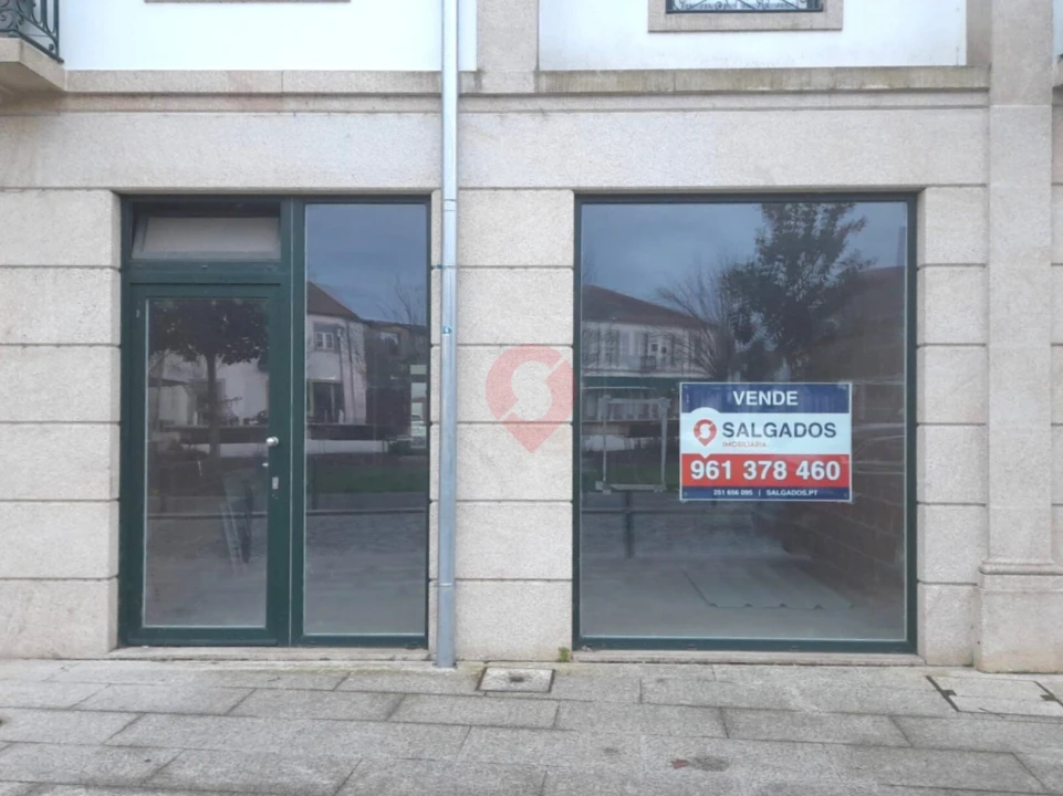 Loja para Venda em Monção e Troviscoso Foto 1