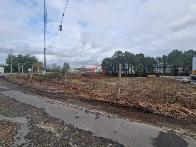 Terreno para Venda em Troporiz e Lapela