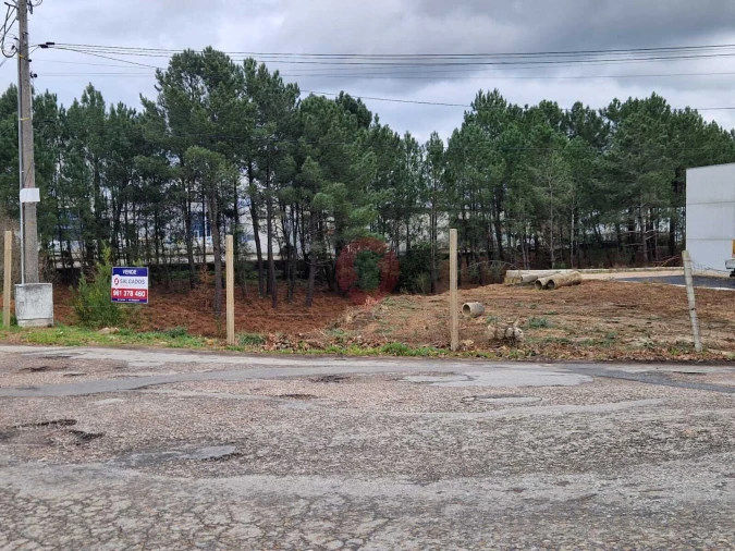 Terreno para Venda em Troporiz e Lapela Foto 2