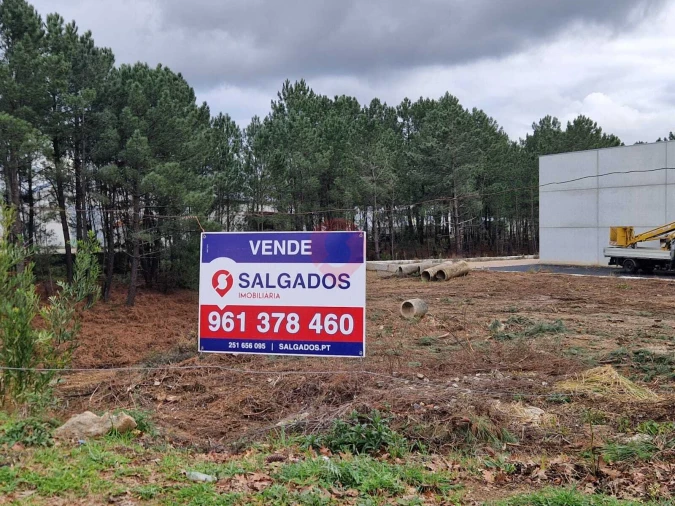 Terreno para Venda em Troporiz e Lapela Foto 3