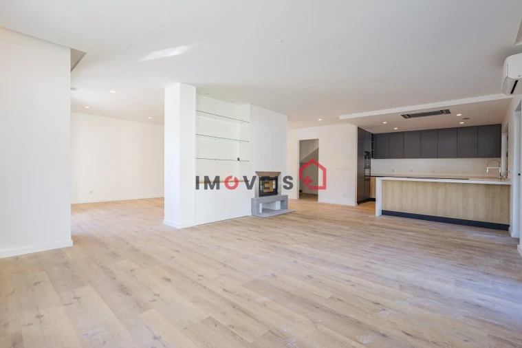 Moradia T4 para Venda em Milagres Foto 4