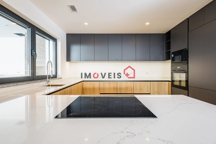 Moradia T4 para Venda em Milagres Foto 8