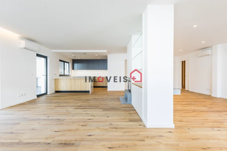 Moradia T4 para Venda em Milagres Foto 4