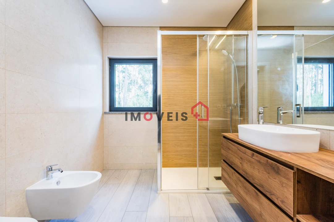 Moradia T4 para Venda em Milagres Foto 18