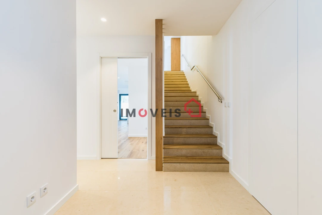 Moradia T4 para Venda em Milagres Foto 14