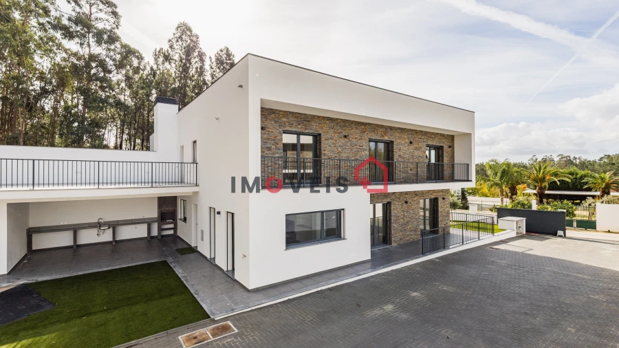 Moradia T4 para Venda em Milagres