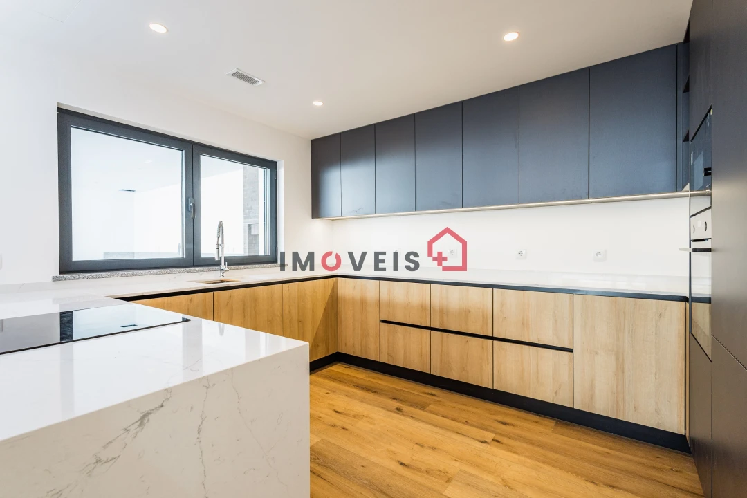 Moradia T4 para Venda em Milagres Foto 9