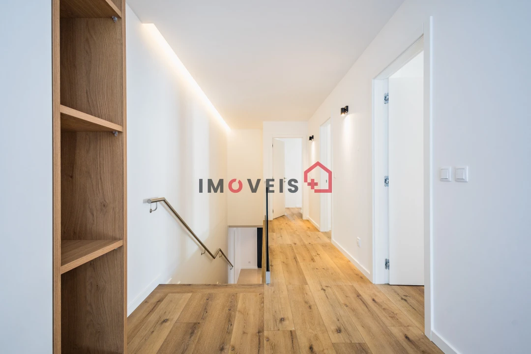 Moradia T4 para Venda em Milagres Foto 15