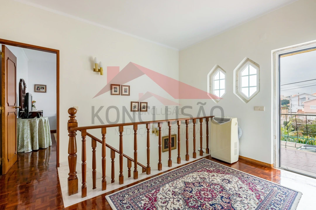 Moradia T4 para Venda em Santa Iria de Azoia, São João da Talha e Bobadela Foto 17