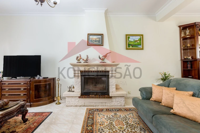 Moradia T4 para Venda em Santa Iria de Azoia, São João da Talha e Bobadela Foto 7