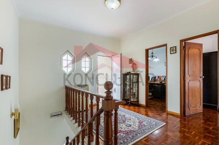 Moradia T4 para Venda em Santa Iria de Azoia, São João da Talha e Bobadela Foto 16