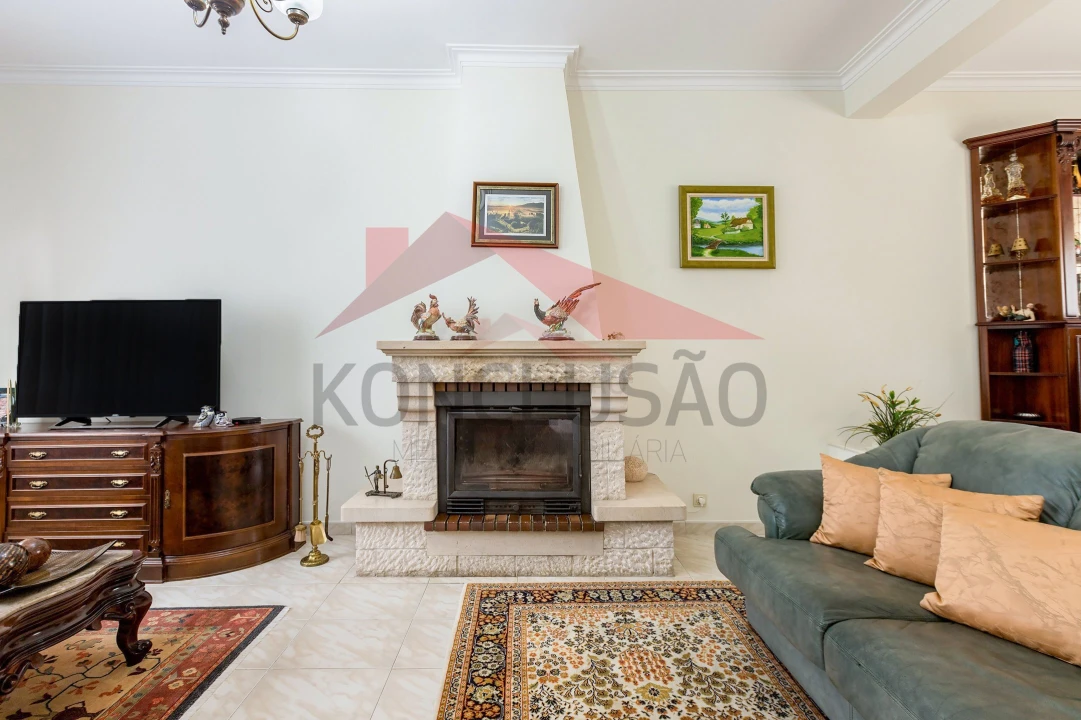 Moradia T4 para Venda em Santa Iria de Azoia, São João da Talha e Bobadela Foto 7