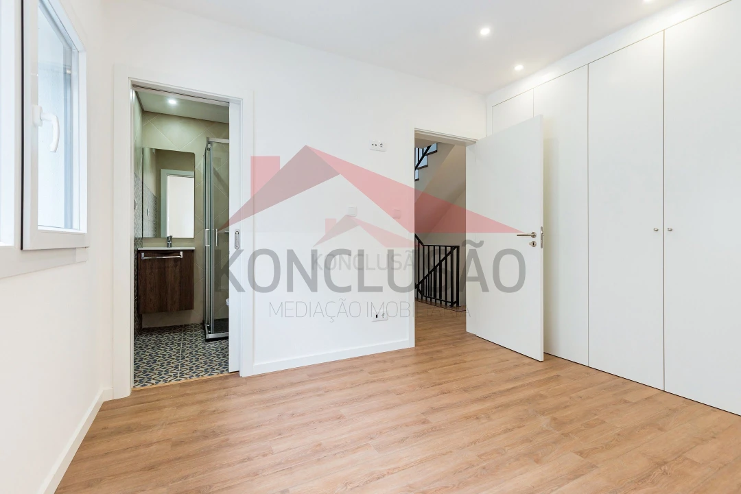 Moradia T4 para Venda em Santa Iria de Azoia, São João da Talha e Bobadela Foto 20