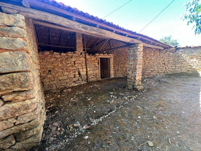 Moradia T0 para Venda em Chãos Foto 2