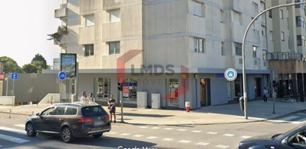 Loja para Arrendamento em Paranhos Foto 8