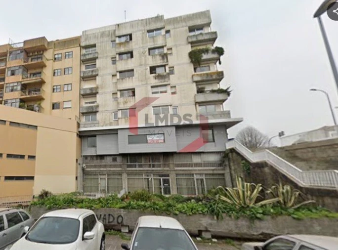 Loja para Arrendamento em Paranhos Foto 7