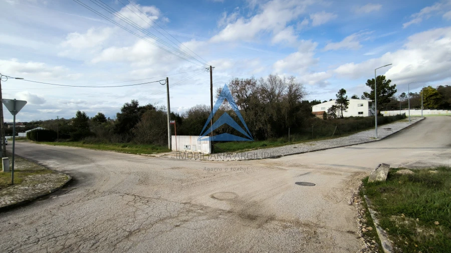 Terreno para Venda em São João Baptista e Santa Maria dos Olivais Foto 2