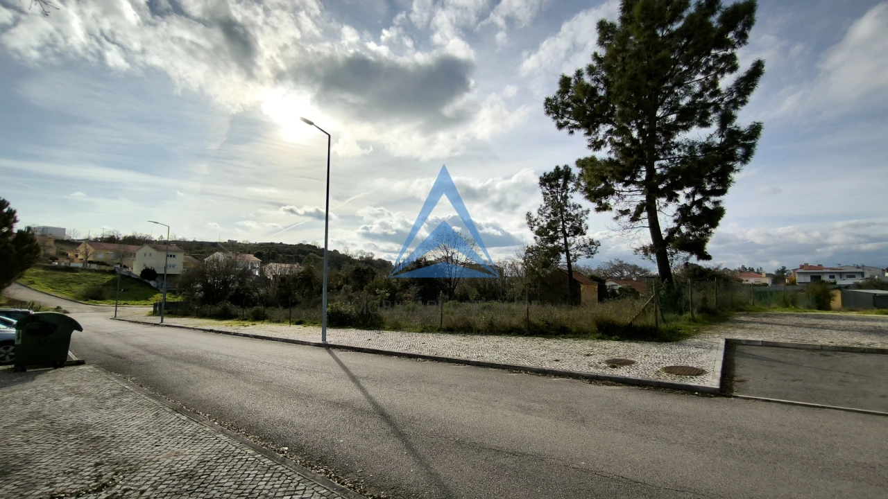 Terreno para Venda em São João Baptista e Santa Maria dos Olivais Foto 8