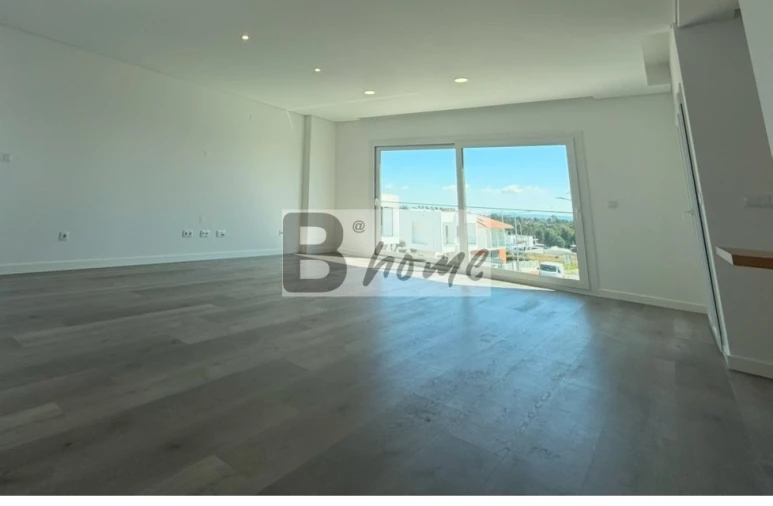 Apartamento T2 para Venda em Corroios Foto 4