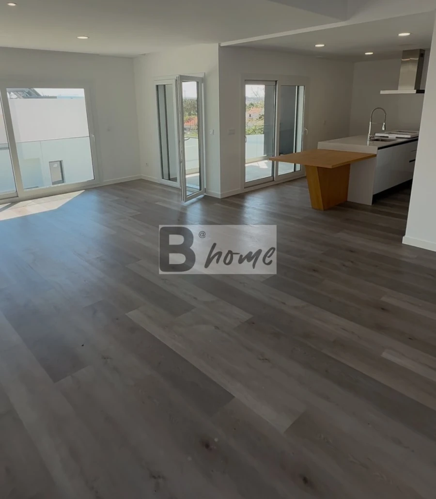 Apartamento T2 para Venda em Corroios Foto 7