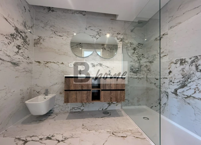 Apartamento T2 para Venda em Corroios Foto 8