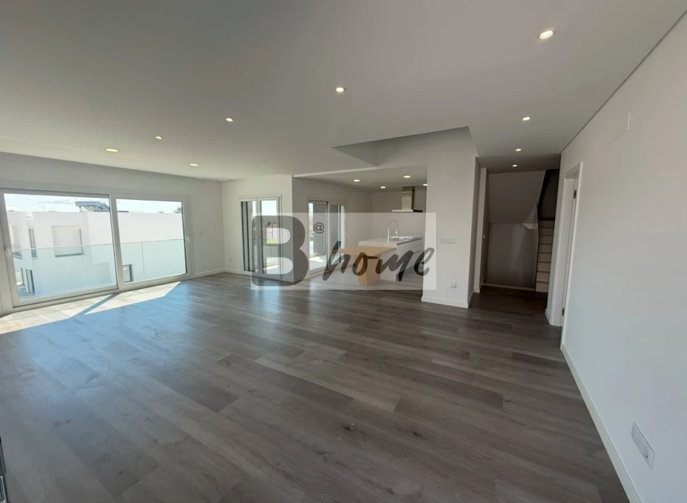 Apartamento T2 para Venda em Corroios Foto 3