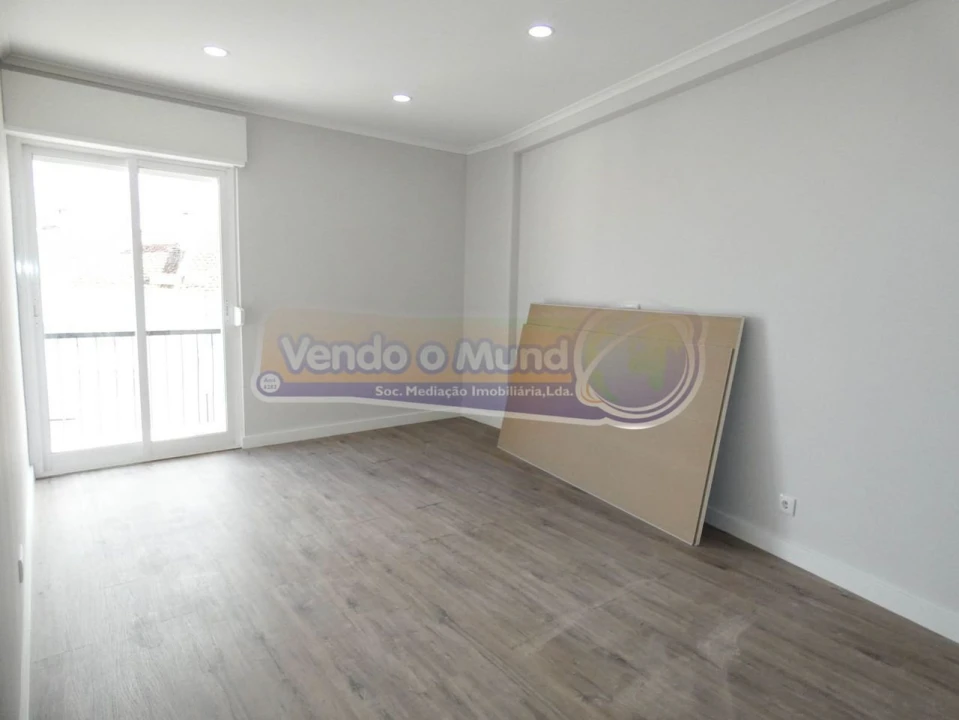 Apartamento T3 para Venda em Falagueira-Venda Nova Foto 12