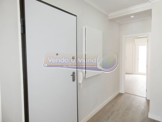 Apartamento T3 para Venda em Falagueira-Venda Nova Foto 2