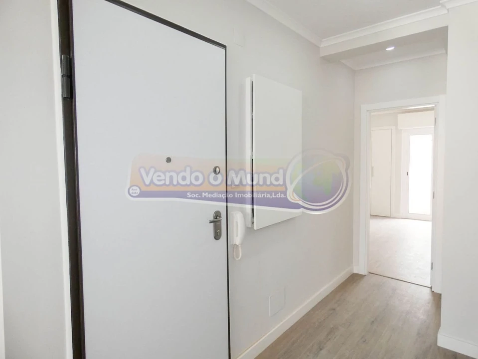 Apartamento T3 para Venda em Falagueira-Venda Nova Foto 2