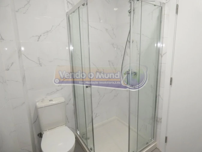 Apartamento T2 para Venda em Venteira Foto 3