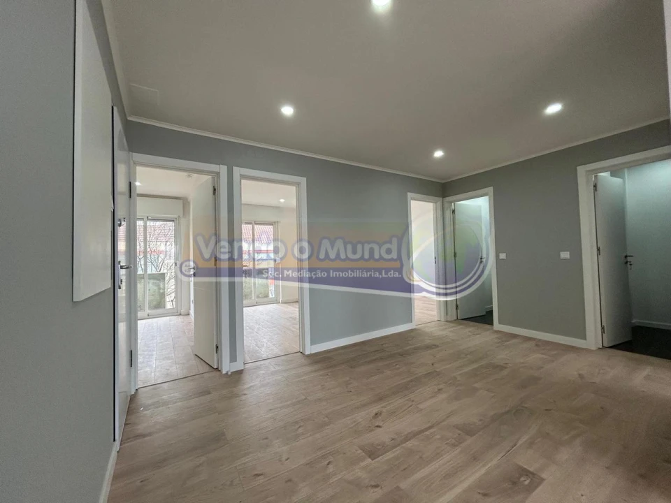 Apartamento T4 para Venda em Águas Livres Foto 5