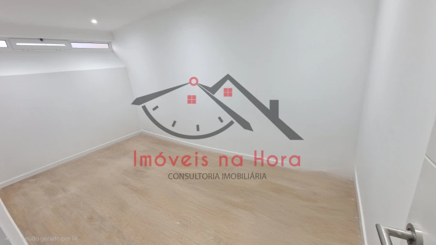 Apartamento T2 para Venda em Venteira Foto 3