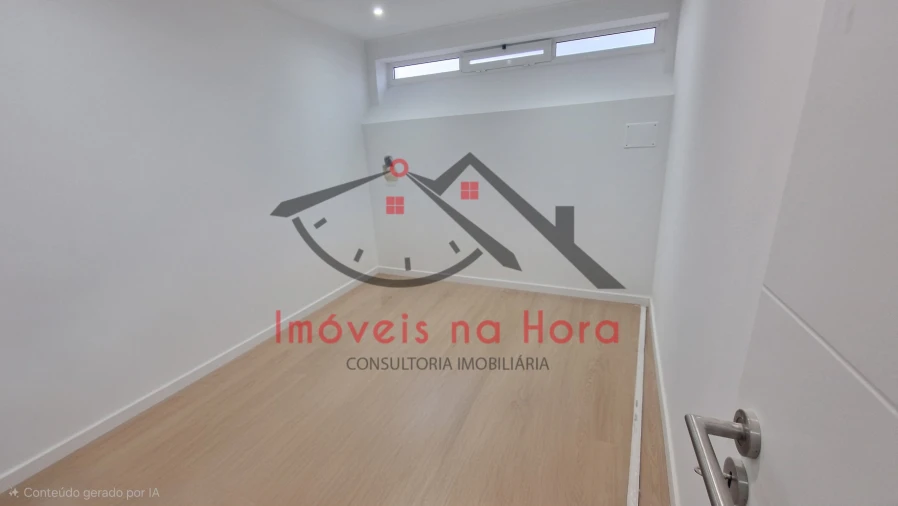 Apartamento T2 para Venda em Venteira Foto 4