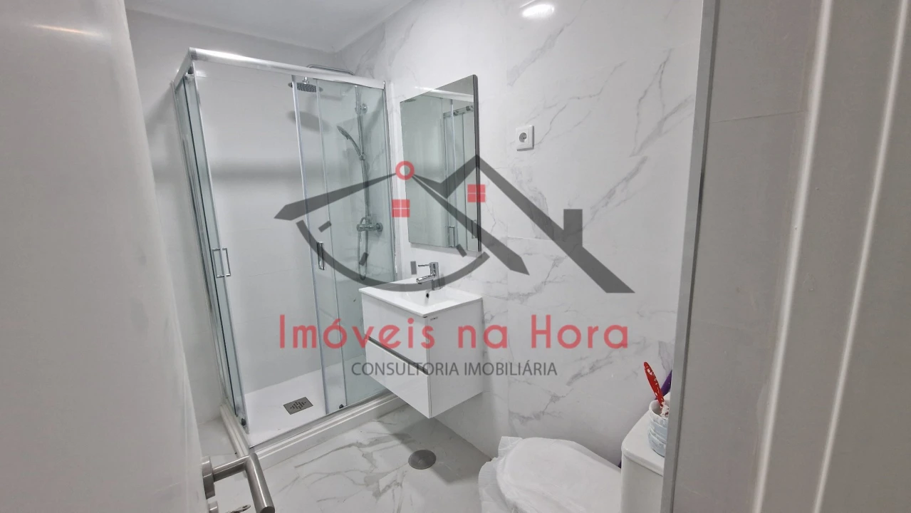 Apartamento T2 para Venda em Venteira Foto 5