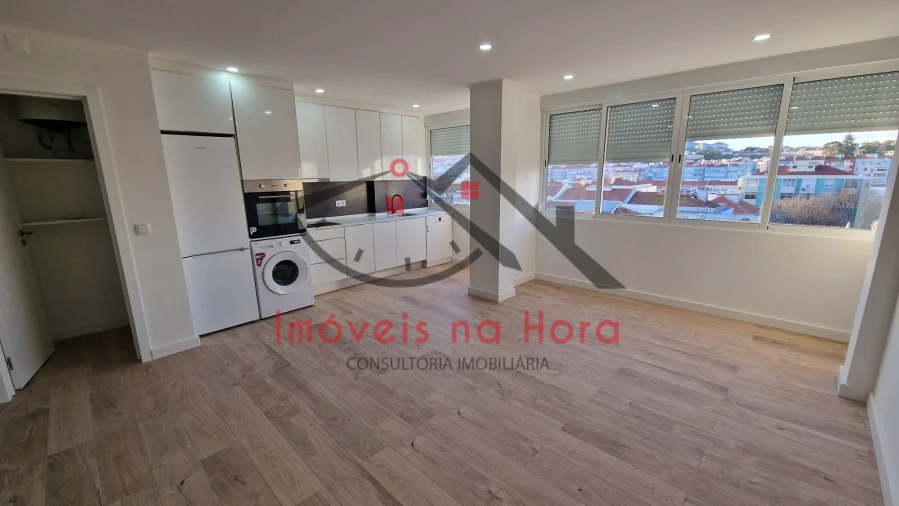 Apartamento T4 para Venda em Águas Livres Foto 4