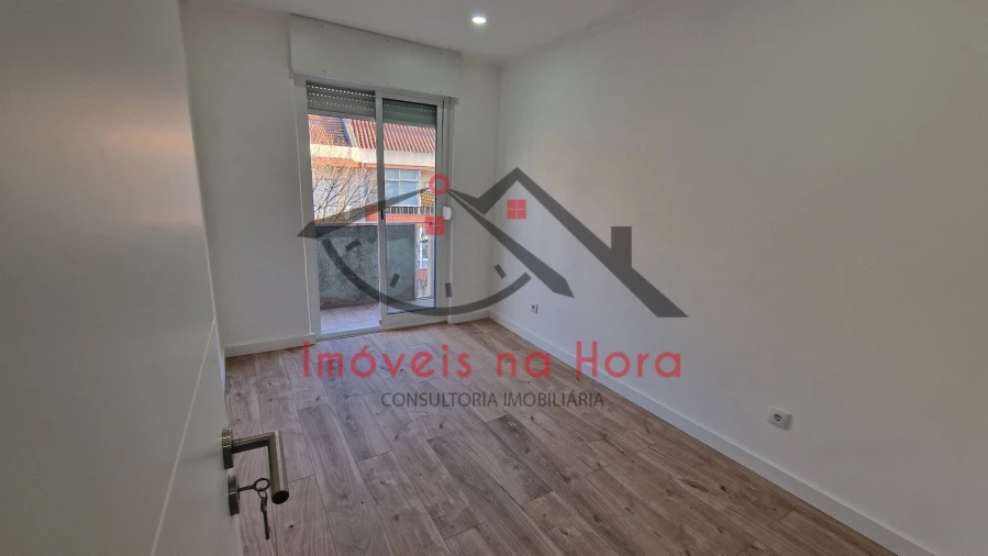 Apartamento T4 para Venda em Águas Livres Foto 19