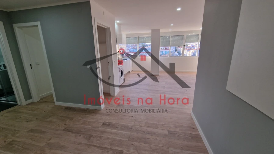 Apartamento T4 para Venda em Águas Livres Foto 6