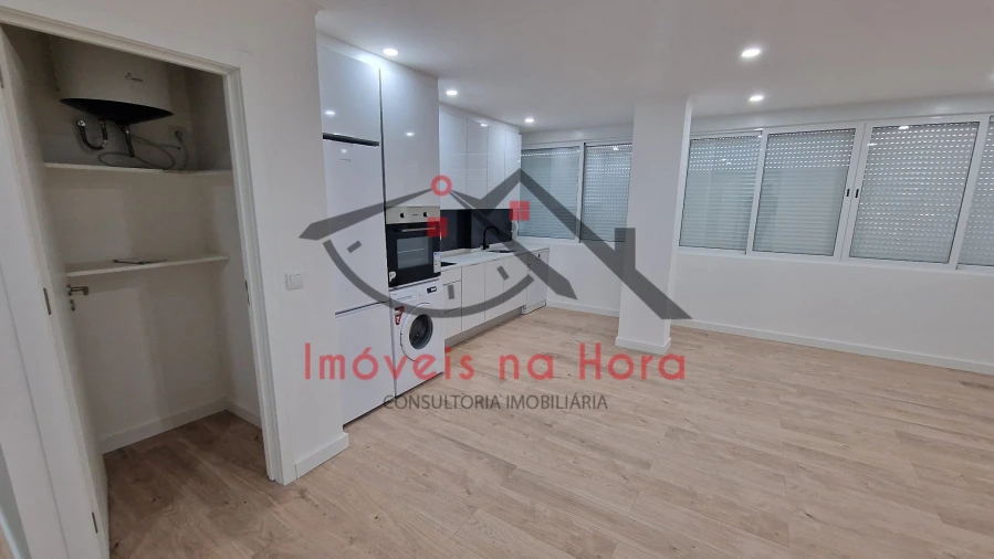 Apartamento T4 para Venda em Águas Livres Foto 9
