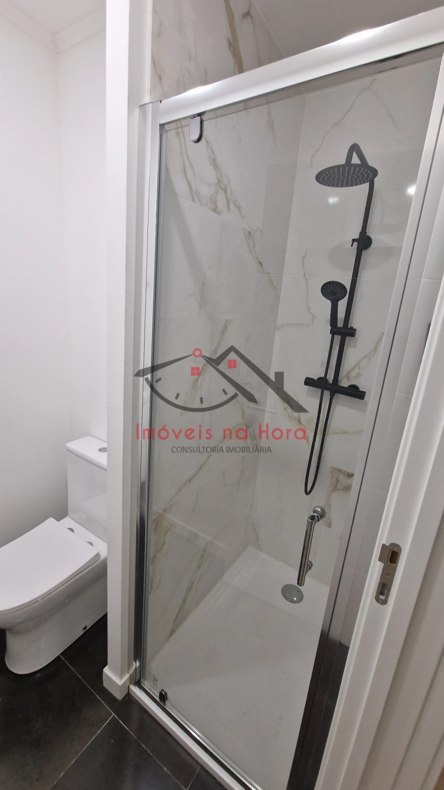 Apartamento T4 para Venda em Águas Livres Foto 17