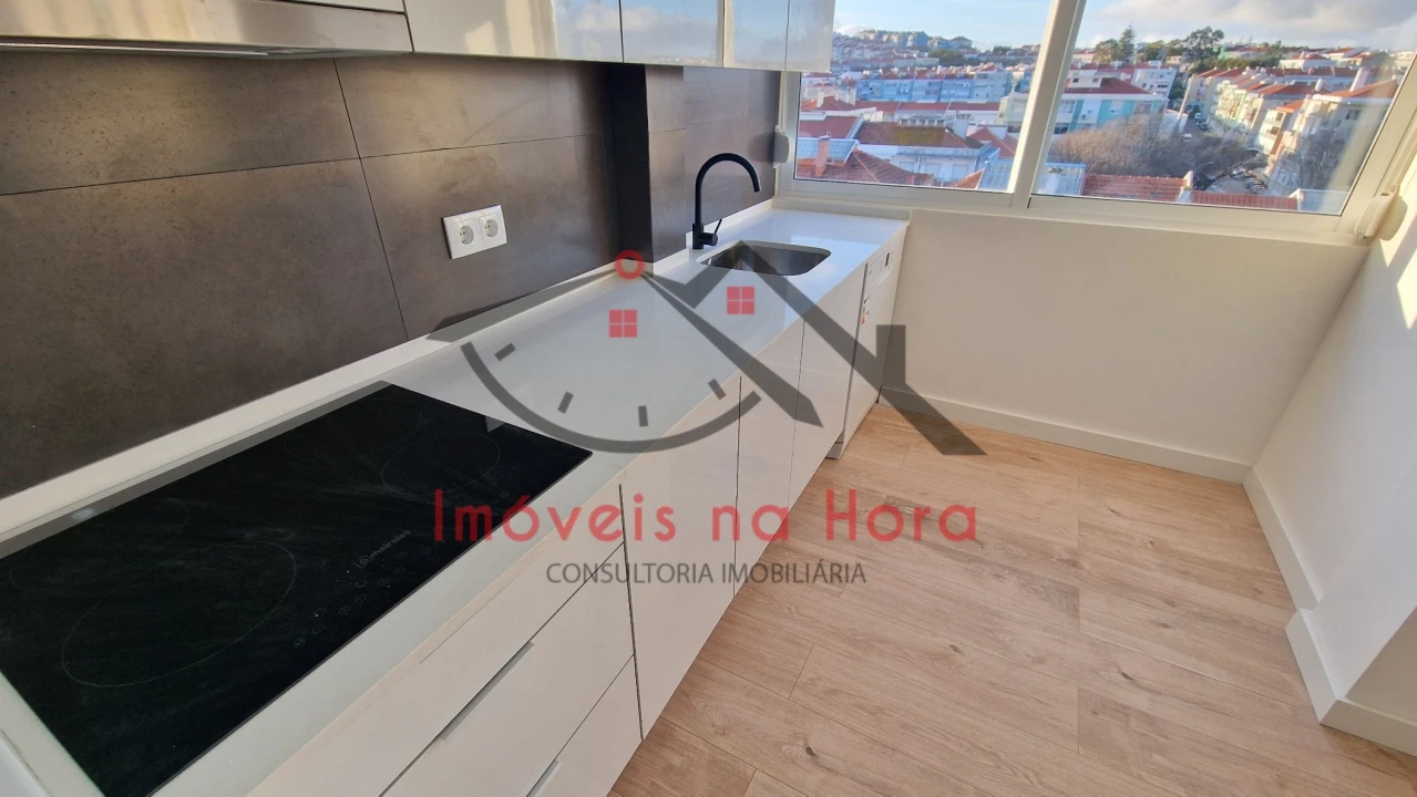 Apartamento T4 para Venda em Águas Livres Foto 5