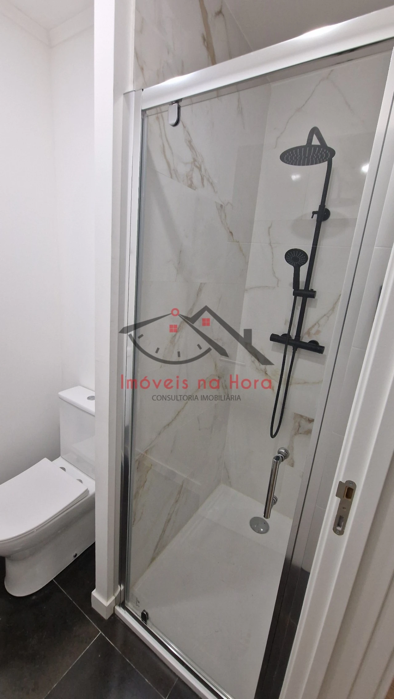 Apartamento T4 para Venda em Águas Livres Foto 17