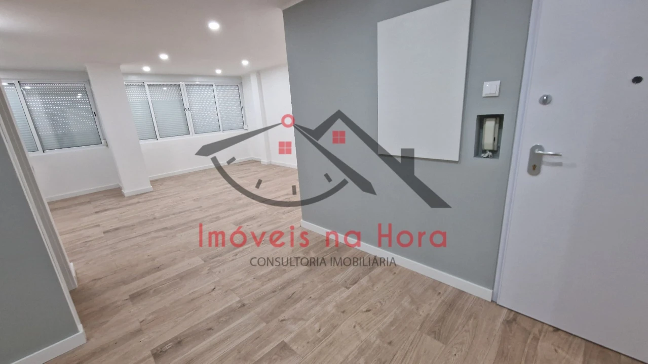 Apartamento T4 para Venda em Águas Livres Foto 10