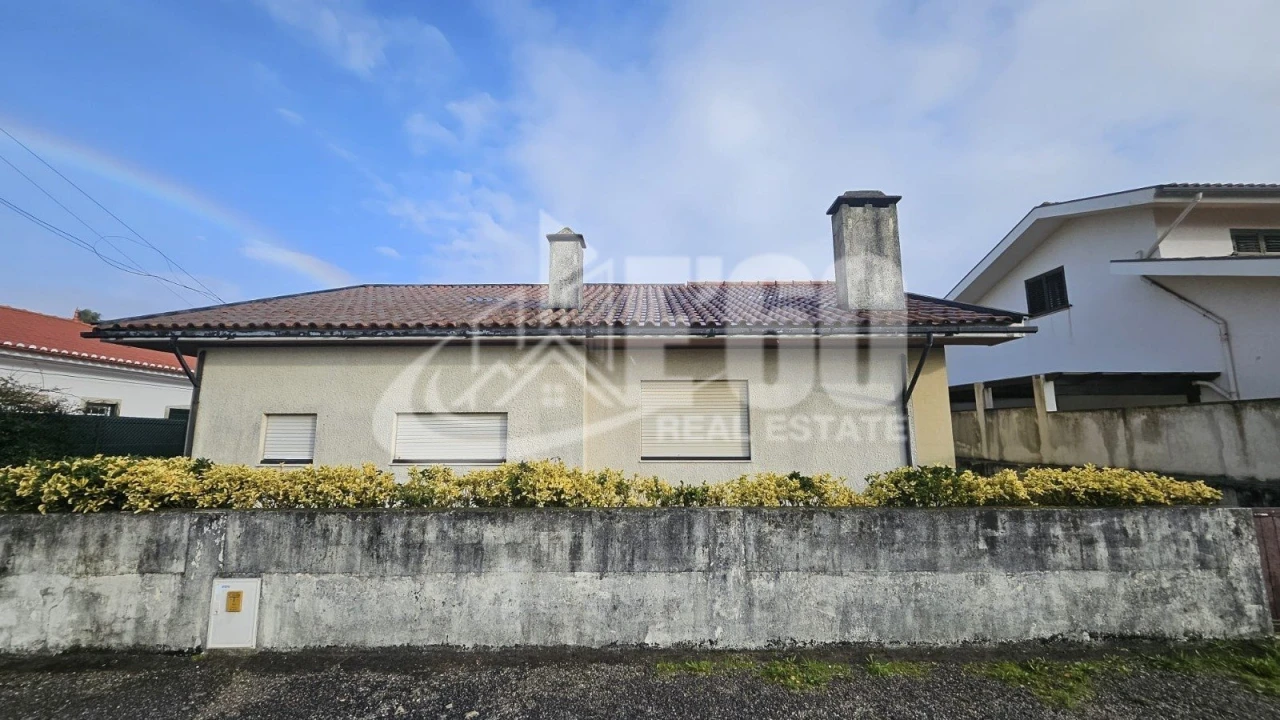 Moradia T4 para Venda em Esmoriz Foto 1