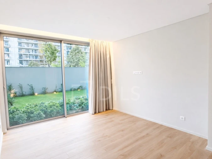 Apartamento T3 para Venda em Algés, Linda-A-Velha e Cruz Quebrada-Dafundo Foto 9