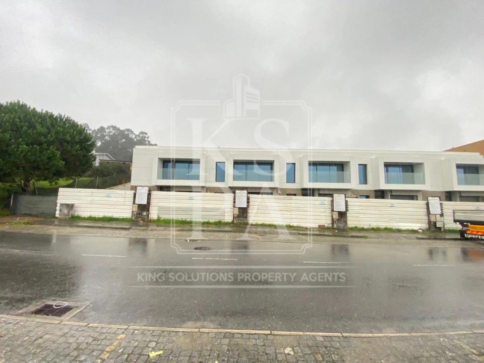 Moradia T3 para Venda em Brufe Foto 33