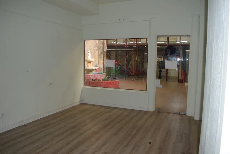 Loja para Venda em Sé Nova, Santa Cruz, Almedina e São Bartolomeu