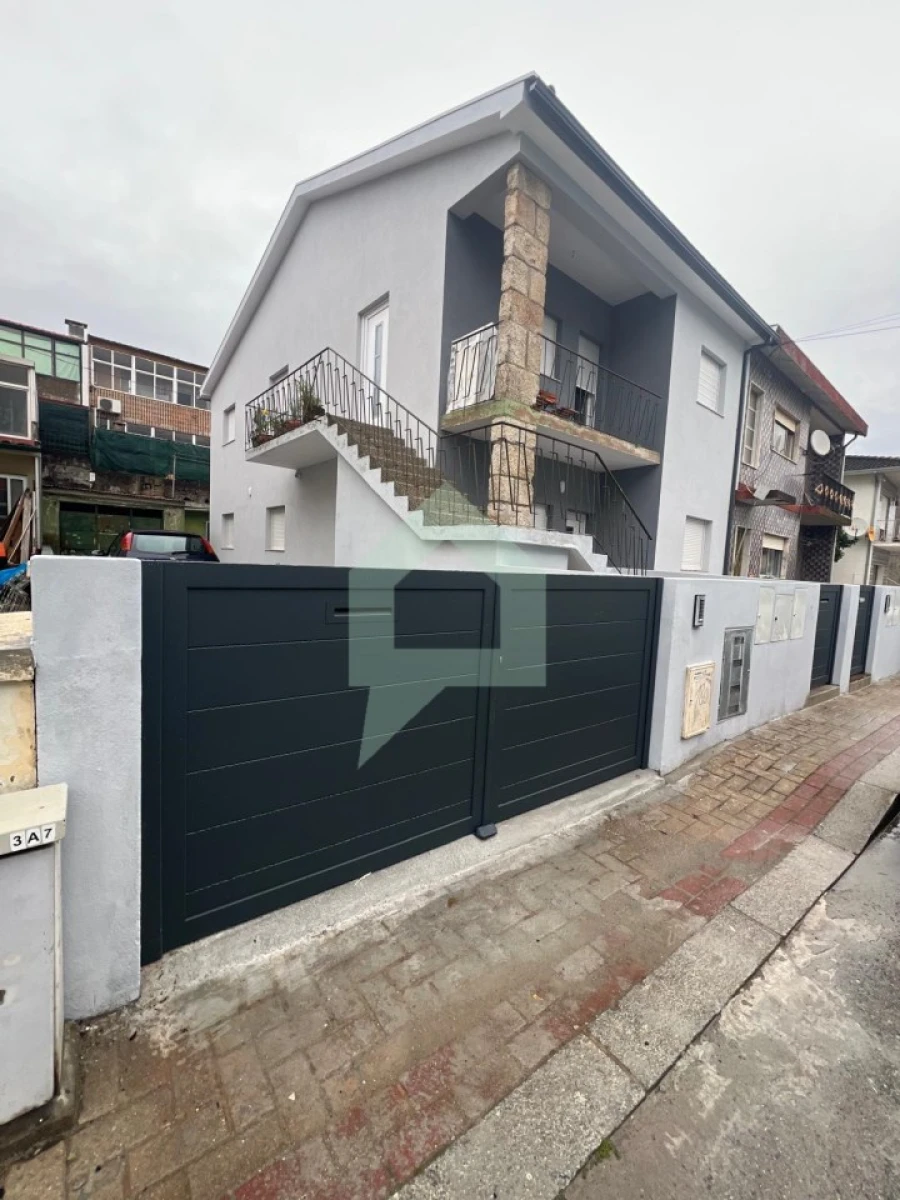 Apartamento T3 para Venda em Arcozelo Foto 3